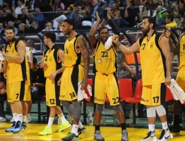 Άγνωστοι επιτέθηκαν στην αποστολή της ΑΕΚ στο Περιστέρι